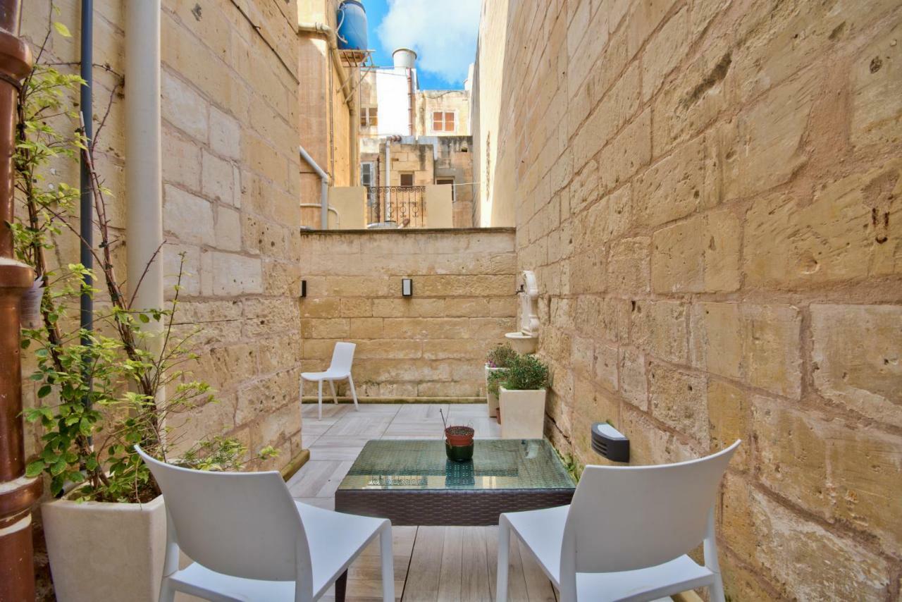 Вилла Vacation Townhouse Слима Экстерьер фото