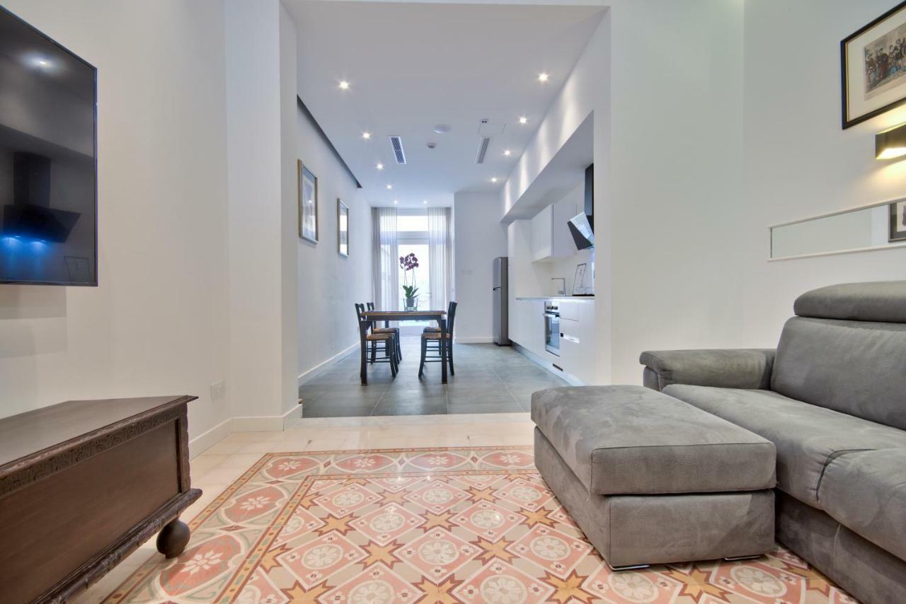 Вилла Vacation Townhouse Слима Экстерьер фото